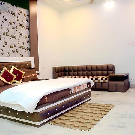 אגרה Taj Square A Luxurious Family Homestay מראה חיצוני תמונה