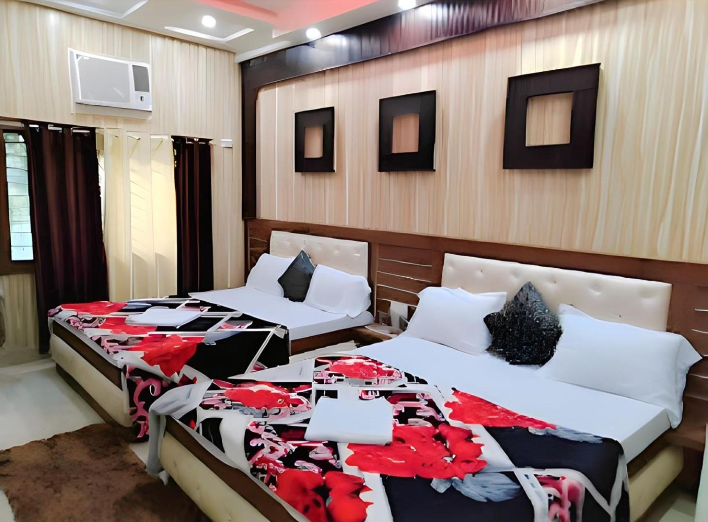 אגרה Taj Square A Luxurious Family Homestay מראה חיצוני תמונה