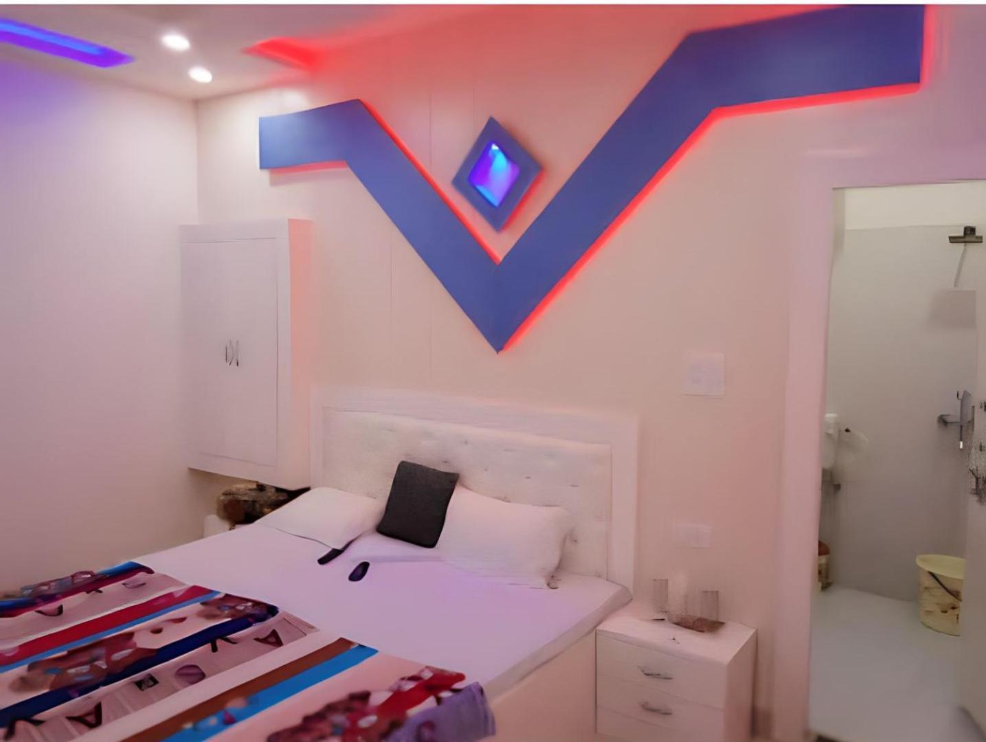 אגרה Taj Square A Luxurious Family Homestay מראה חיצוני תמונה