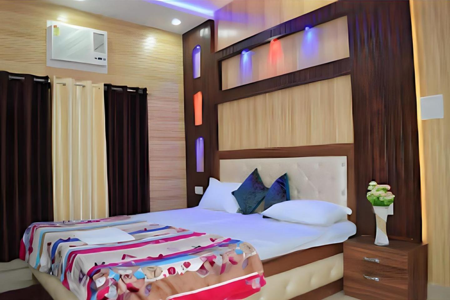 אגרה Taj Square A Luxurious Family Homestay מראה חיצוני תמונה