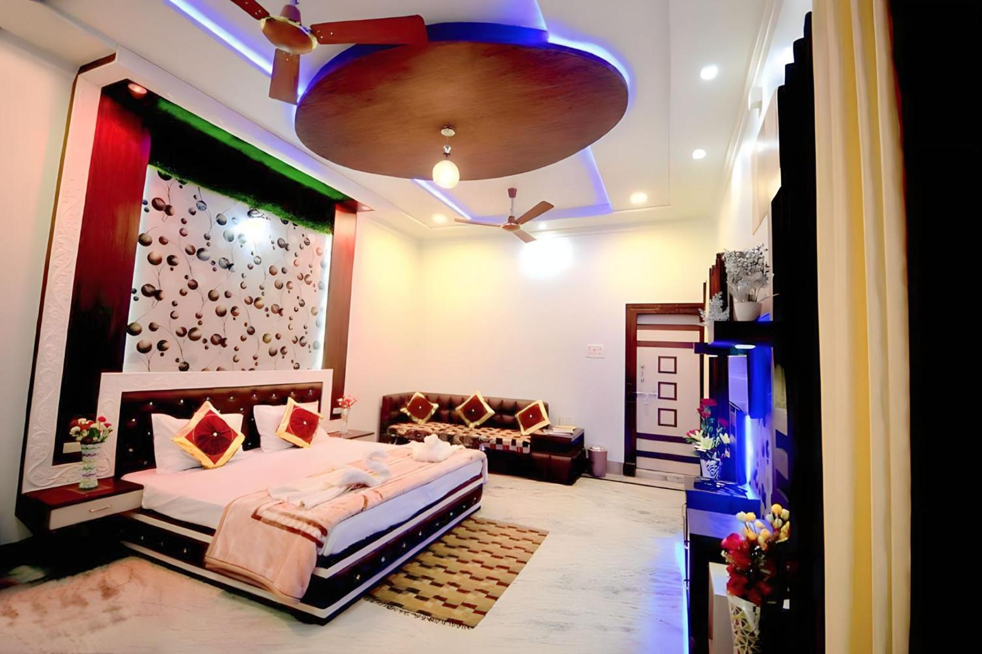 אגרה Taj Square A Luxurious Family Homestay מראה חיצוני תמונה
