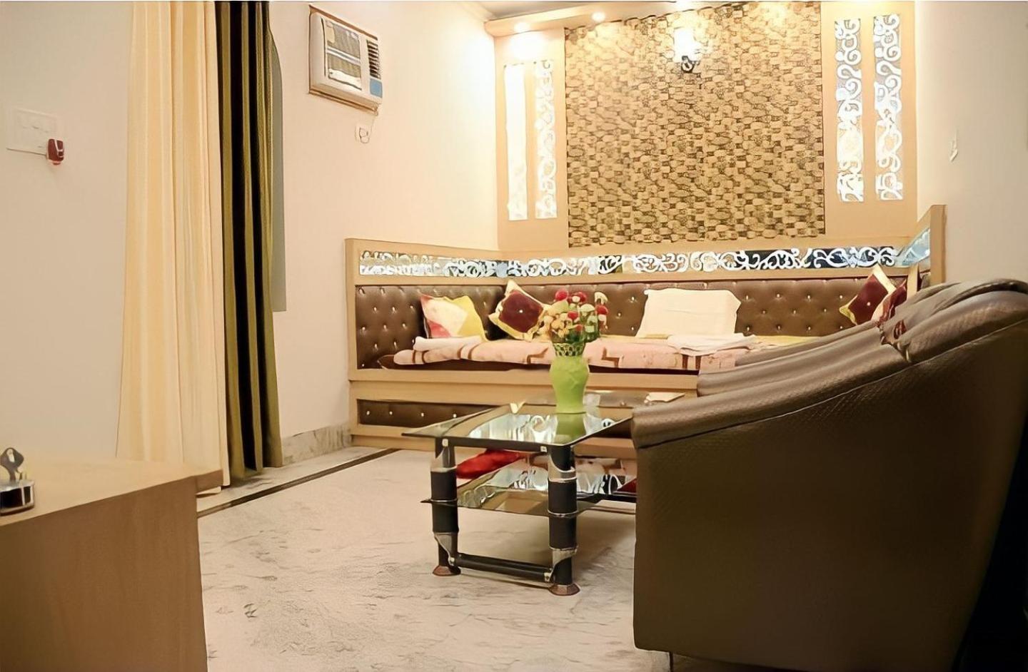 אגרה Taj Square A Luxurious Family Homestay מראה חיצוני תמונה